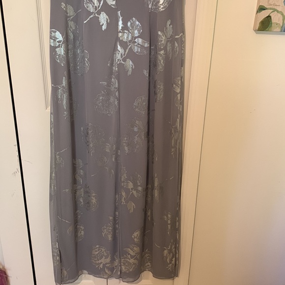 MSK FORMAL DRESS - Picture 4 of 8